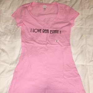Pink I love real estate v neck